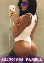 Esta belleza te espera para divertirse