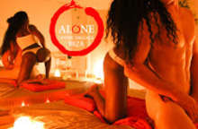 RIHANNA EN ALONE TANTRIC MASAJES IBIZA