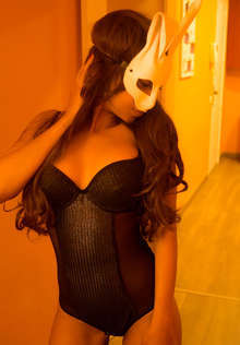 erotica Viki delicada y apasionada en los masajes
