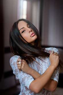 ALEXANDRA, INDEPENDIENTE. MODELO MUY DULCE Y ELEGANTE.