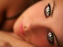 Monica deliciosa italiana de ojos verdes
