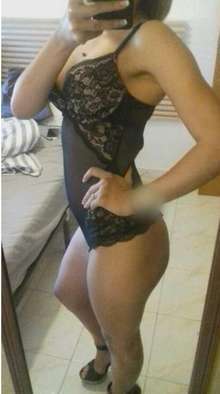 JOVENCITA, ESPAÑOLA DE 20 AÑOS... solo desplazamiento..