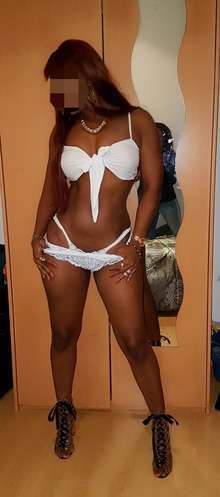 SARAH  MI EROTISMO Y MI BELLEZA  TE ESPERAN EN TERRASSA,,