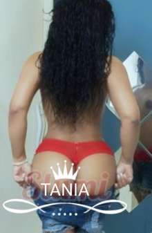 TANIA UN MUJERON.