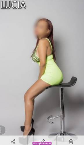 hola soy LUCIA  una chica latina con mucha gana de follar