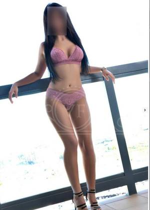 SOY MONIKA UNA CHICA DE ALTO NIVEL NUEVA EN ALICANTE