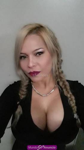 BUSCONA DE POLLAS MUY PUTA -- FOLLADAS Y DESPLAZAMIENTO