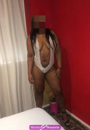 DAYANA UNA SEÑORA EN LA CALLE Y UNA PUTA EN LA CAMA