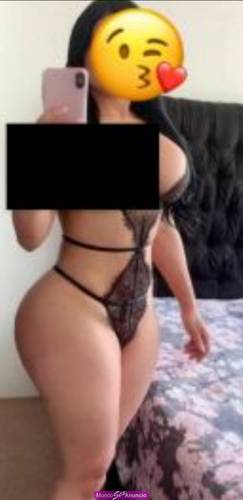 Colombianita guapa fiestera con pack de horas