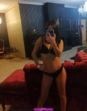 JOVENCITA CON CURVAS MUY DELICADAS…MUY FIESTERA