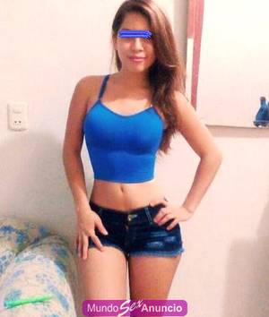 hermosa joven complaciente y sumisa