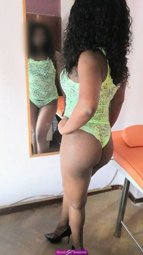 NAOMI NEGRA PICANTE MUY BESUCONA DESDE 30 EUROS