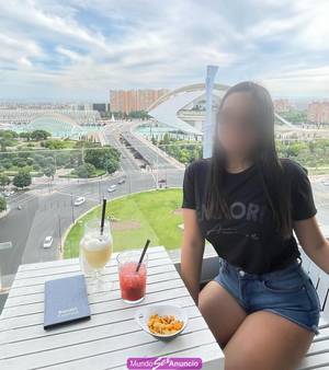 Colombianita joven muy ardiente por la zona