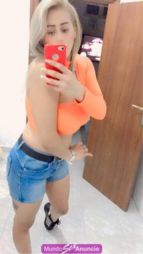 RUBIA HERMOSA Y CALIENTE