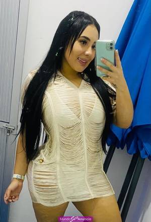 amelia culona y con buenas tetas