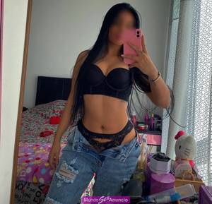 UNA COLOMBIANA MUY ARDIENTE CON GANAS DE POLLA