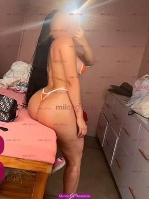 TETONA EN APUROS... CAMBIO SEXO POR DINERO