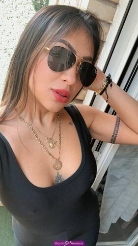 COLEGIALA MUY CACHONDA / SALIDAS