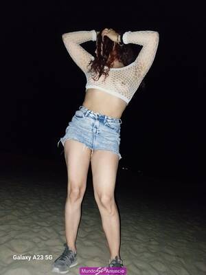 DELICIOSA LATINA CALIENTE