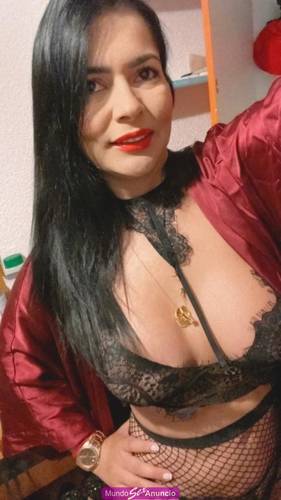 TE COMO LA POLLA Y CHORREAS TU LECHE EN MIS TETAS