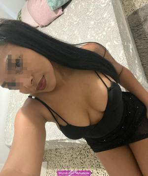 ATRACTIVA CHICA DE PIEL MORENA, HERMOSA Y ÚNICA