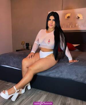 JULIANA BELLA Y EXOTICA