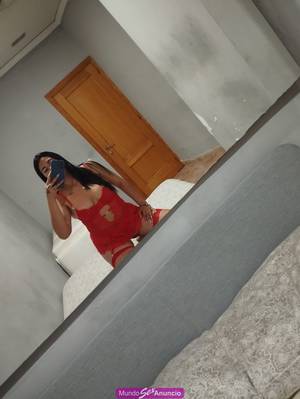 MI LENGUITA ES JUGUETONA Y QUIERE POLLA