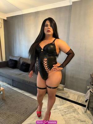 MARÍA TRANS FIESTERA DIVERTIDA Y JUGUETONA