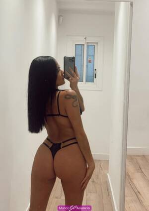 BOMBA SEXY Y CACHONDA