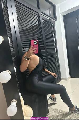 Karen Fiestera y Caliente En  Mojacar Playa 24 HORAS