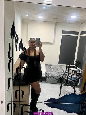 LATINA MUY GUARRA Y FIESTERA X 50