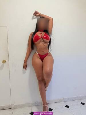 RICA Y DELICIOSA COLOMBIANA CON GANAS DE FOLLAR