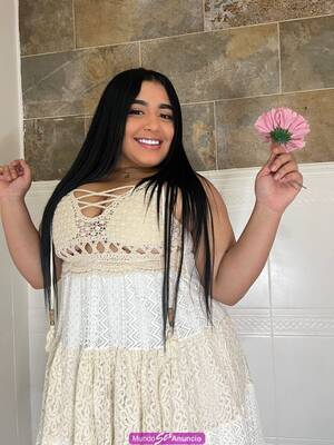 LAURA  CHICA CURVIS RECIEN LLEGADA DE COLOMBIA