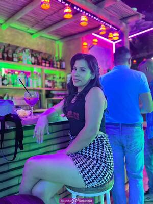 DULCE ESTA BASTANTE CACHONDA TE ESPERA PARA PONERTE A GOZAR