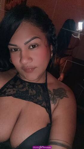 Bea, hot italian house