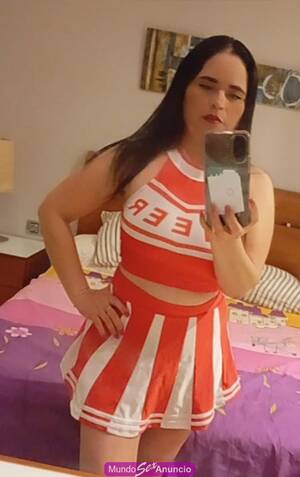 ESTOY BIEN CABRONA  BUSCANDO QUIEN ME LO META