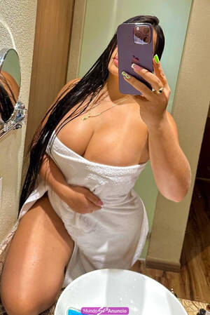DANIELA  LA LÍNEA LLAMAMEE