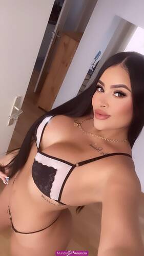 Nicol golosa caliente y dominante