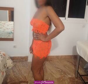 Samanta colombiana morenita muy atenta en Los Cristianos