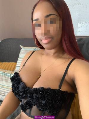 NOVEDAD EN ARANJUEZ JOVEN MULATA EN LENCERÍA FINA