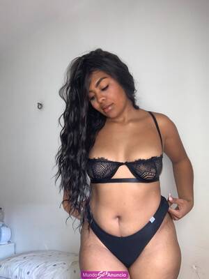 ASHLY JOVENCITA SEXY Y CON GANAS DE PASARLO DELICIOSO