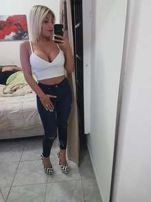 Hermosa nena bien putita