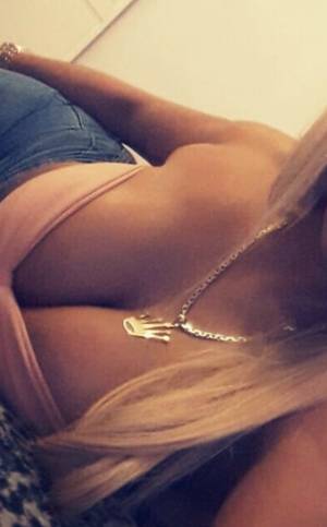 Zona centro rubia sexi completita full time