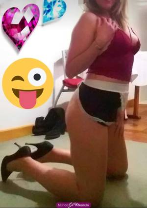 Agradable señorita disponible a lo que tú pidas