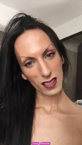 Una Buena Verga para mi Video. Chica Trans Pasiva.