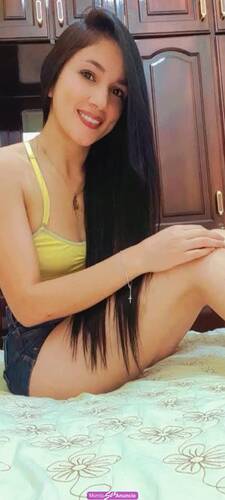 Mia 21 añitos alta estilo modelito pelo largo nuevita