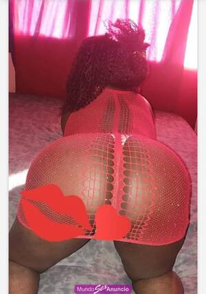 MELANY MORENA ARDIENTE