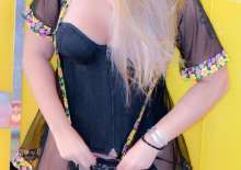 LOIRA NAMORADINHA QUE REALIZA FETICHE JARDINS