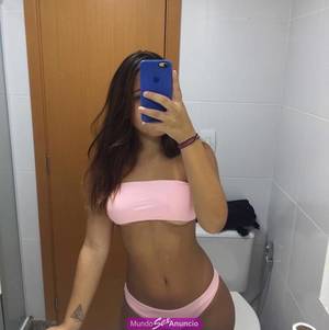 18 anos, morena, bonita de corpo e de rosto