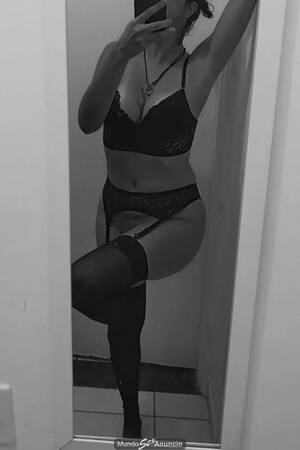Sou Ivy Grey e espero para uma deliciosa aventura